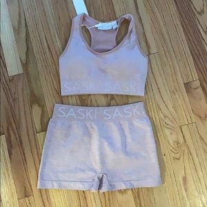 Saski Pink shorts & bra